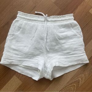 PINK LILY | White gauze shorts with drawstring - size small